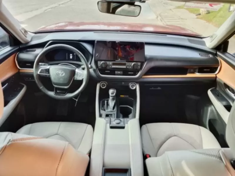 Toyota Grand Highlander   - 2024