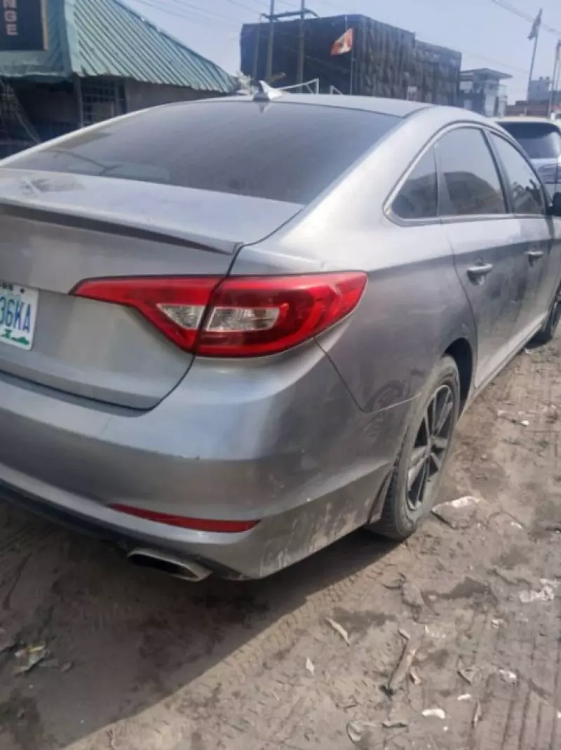 Hyundai Sonata   - 2015