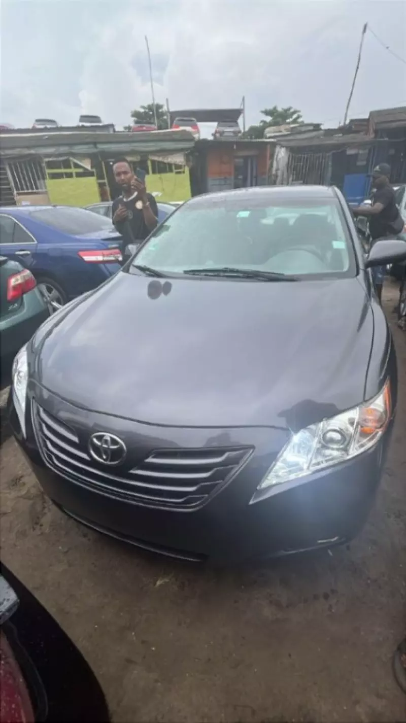 Toyota Camry   - 2007