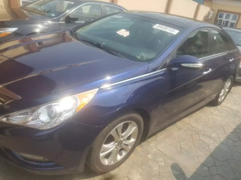 Hyundai Sonata   - 2012