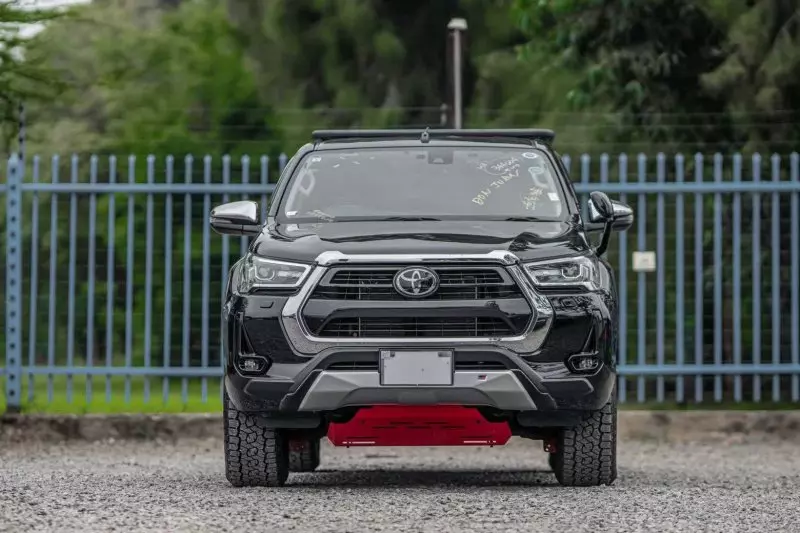 TOYOTA Hilux   - 2022