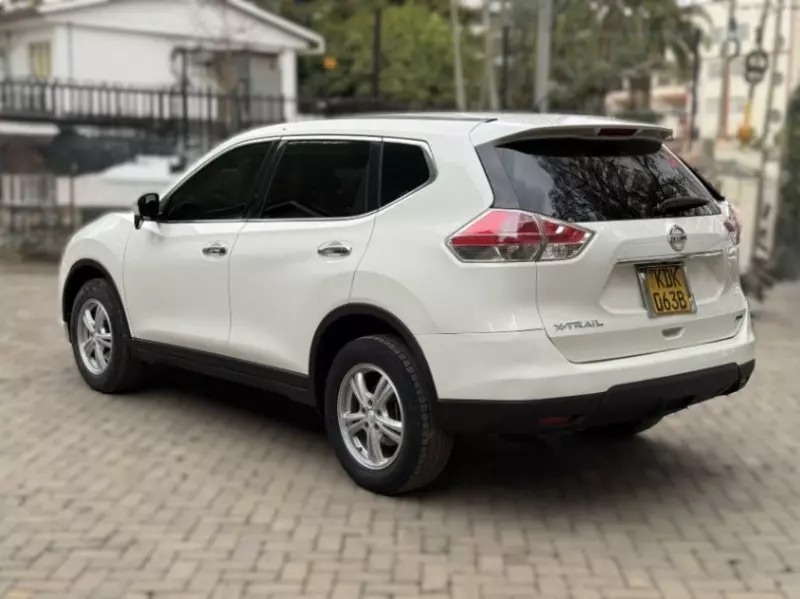 Nissan X-Trail   - 2015