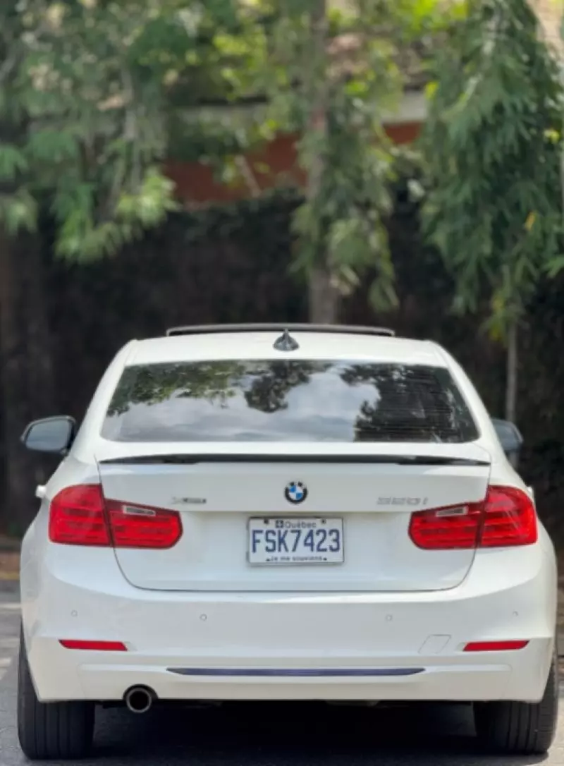 BMW 320i   - 2014