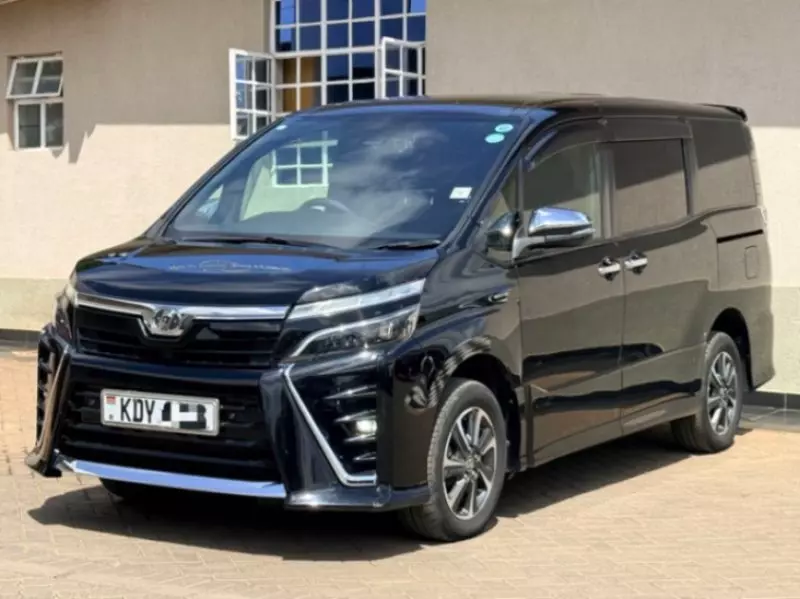 TOYOTA Voxy    - 2019