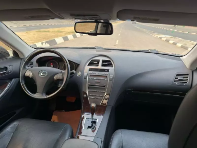 Lexus ES   - 2010