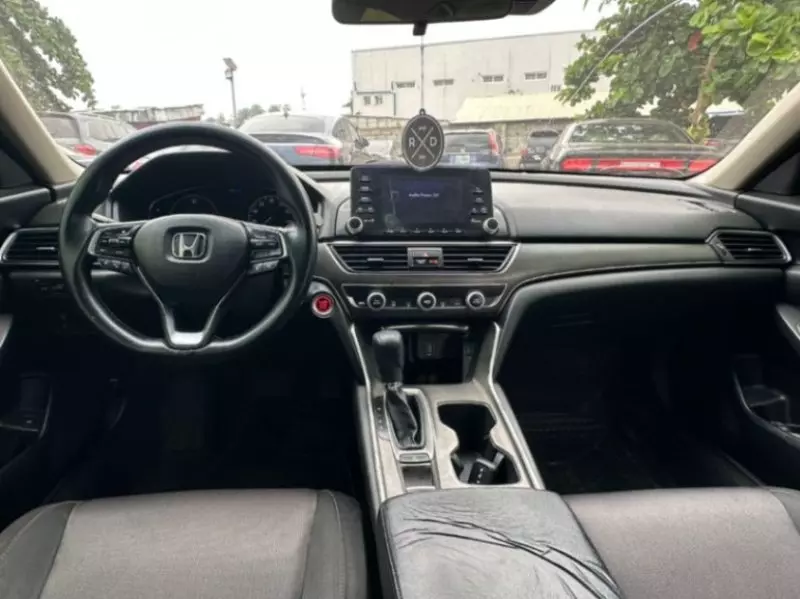 Honda Accord   - 2018