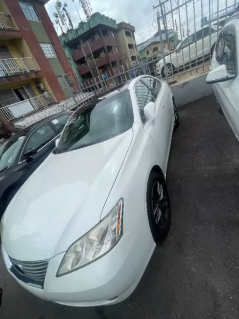 Lexus ES   - 2008