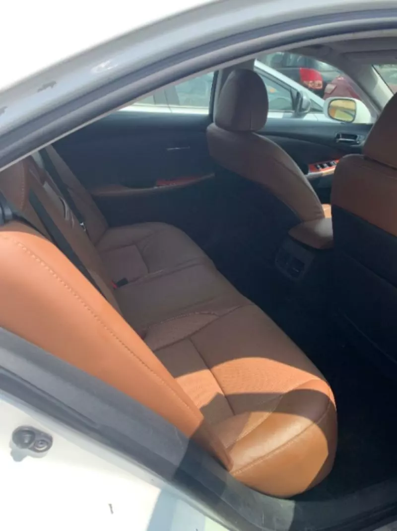 Lexus ES 350   - 2011