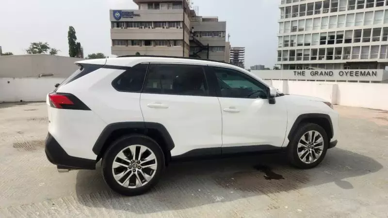 Toyota RAV4   - 2019