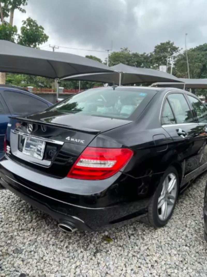 Mercedes-Benz C 300   - 2013
