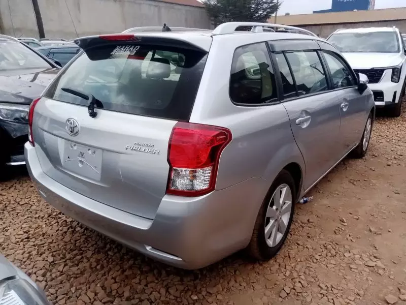 Toyota Fielder    - 2015