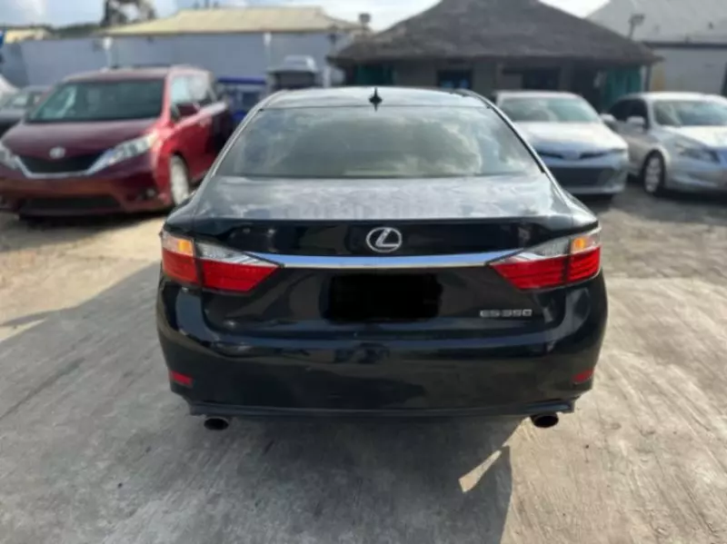 Lexus ES   - 2013