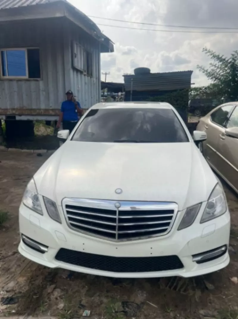 Mercedes-Benz E-Class   - 2010