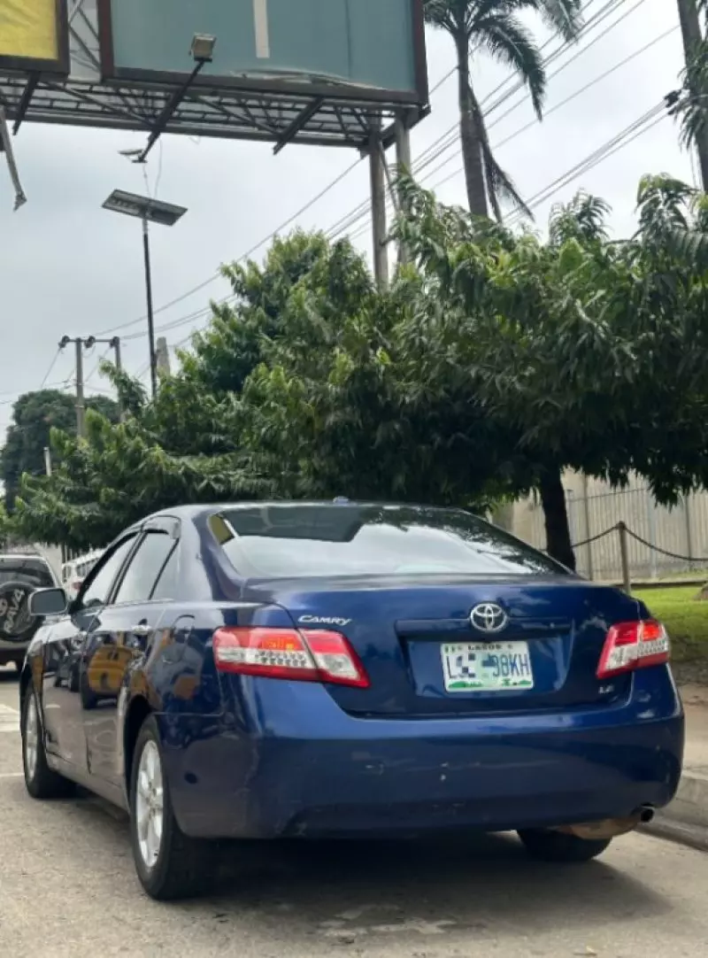 TOYOTA Camry   - 2011