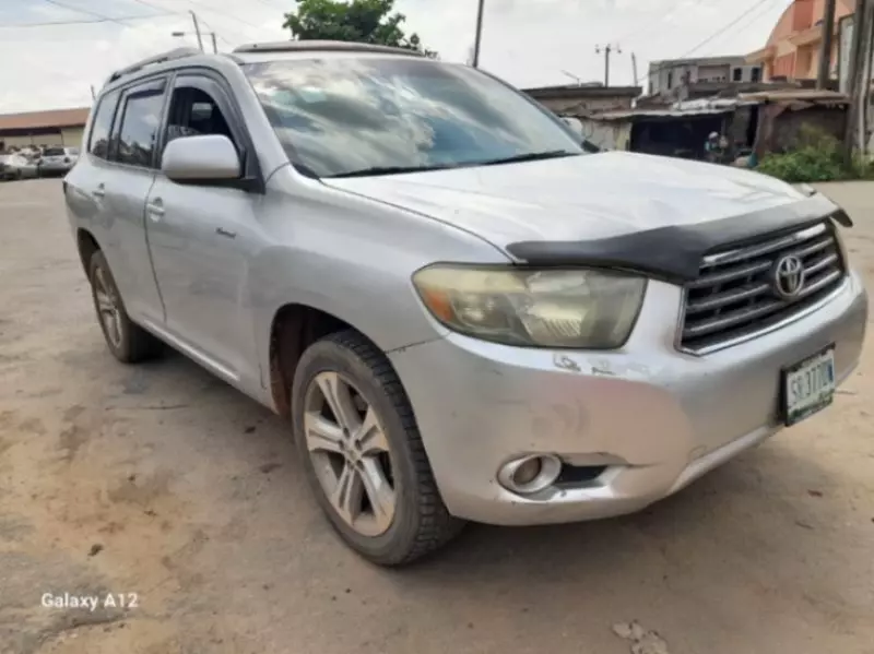 TOYOTA Highlander   - 2010