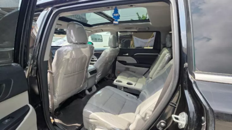 Toyota Highlander   - 2015