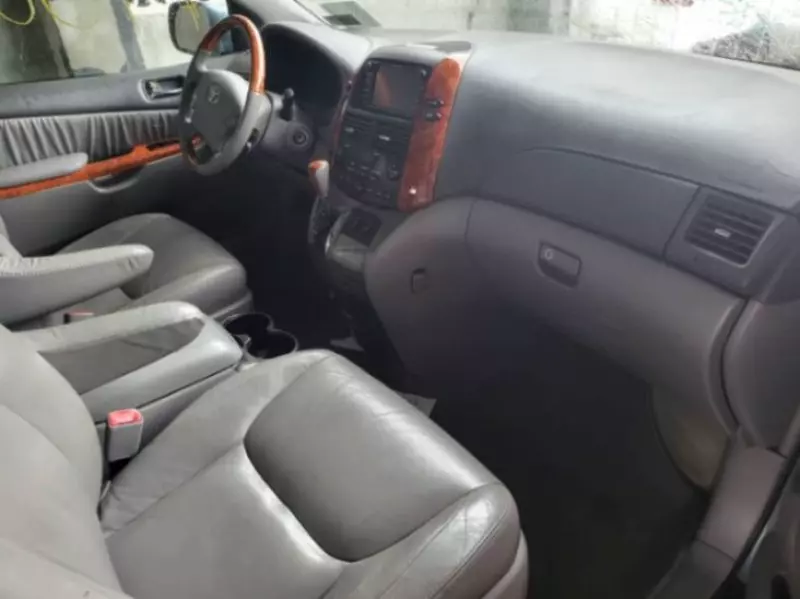 Toyota Sienna   - 2006