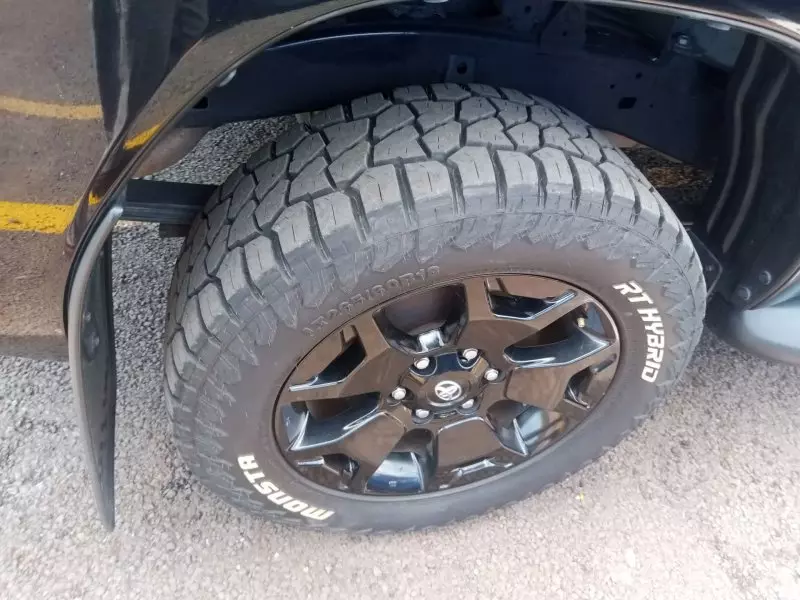 Toyota Hilux   - 2019
