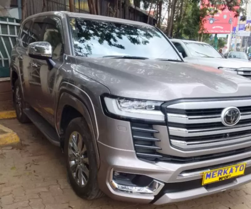 Toyota Land Cruiser   - 2023