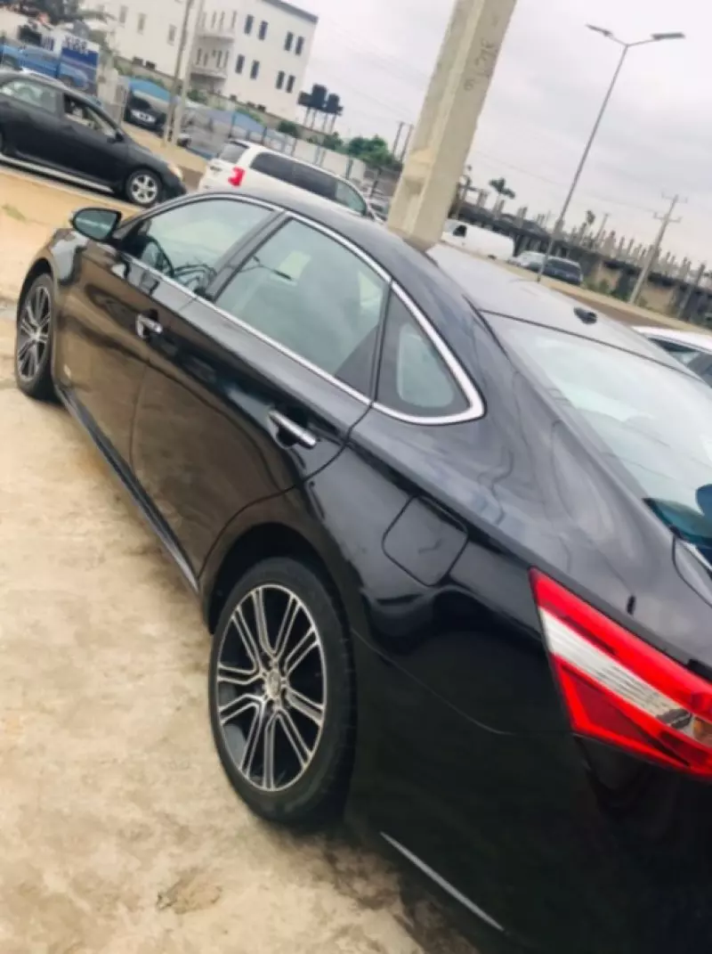 Toyota Avalon   - 2015