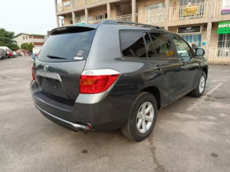 Toyota Highlander   - 2010