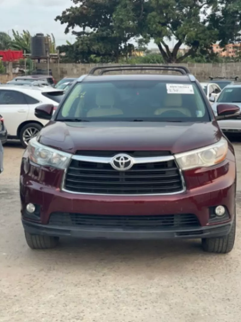 Toyota Highlander   - 2016