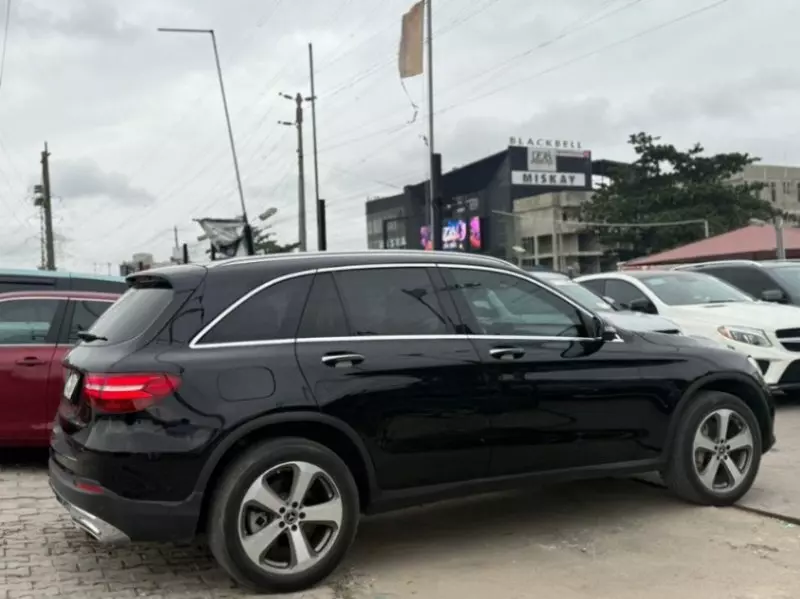 Mercedes-Benz GLC 300   - 2018