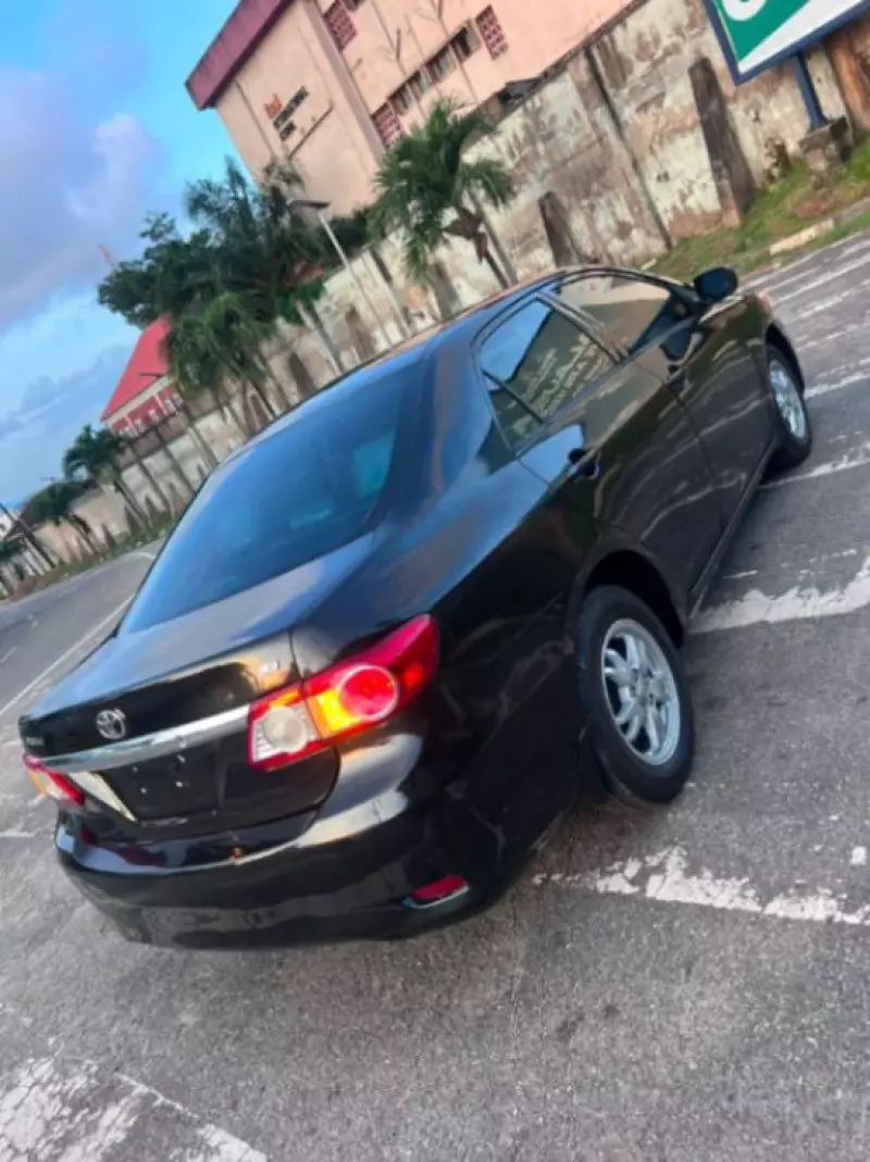 TOYOTA Corolla - 2011