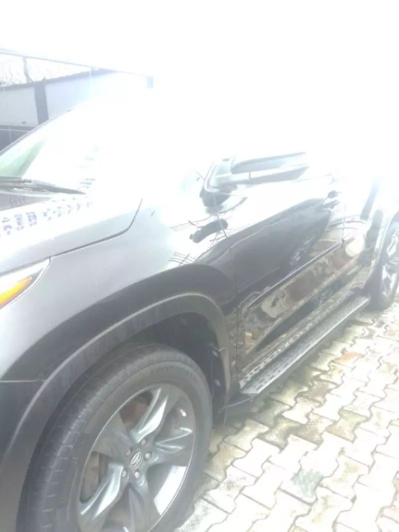 Toyota Highlander   - 2014