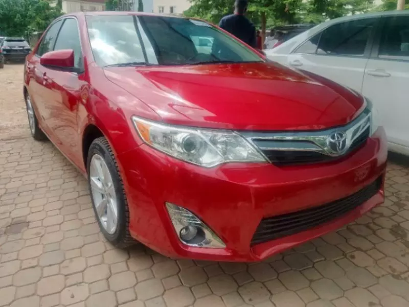 Toyota Camry   - 2012