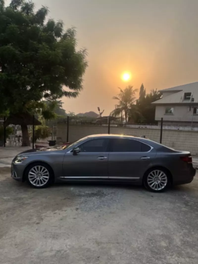 Lexus LS   - 2015