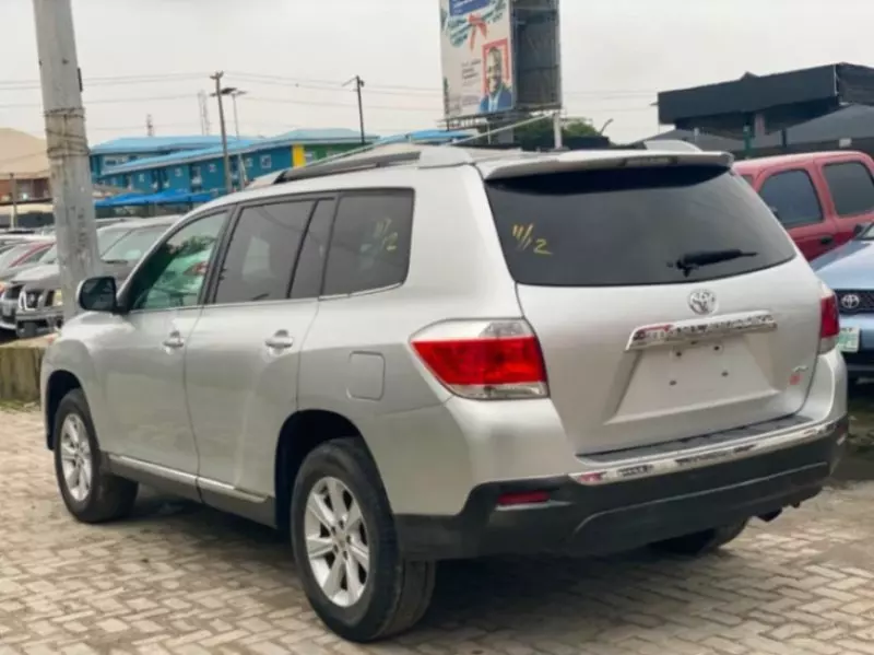 TOYOTA Highlander   - 2012
