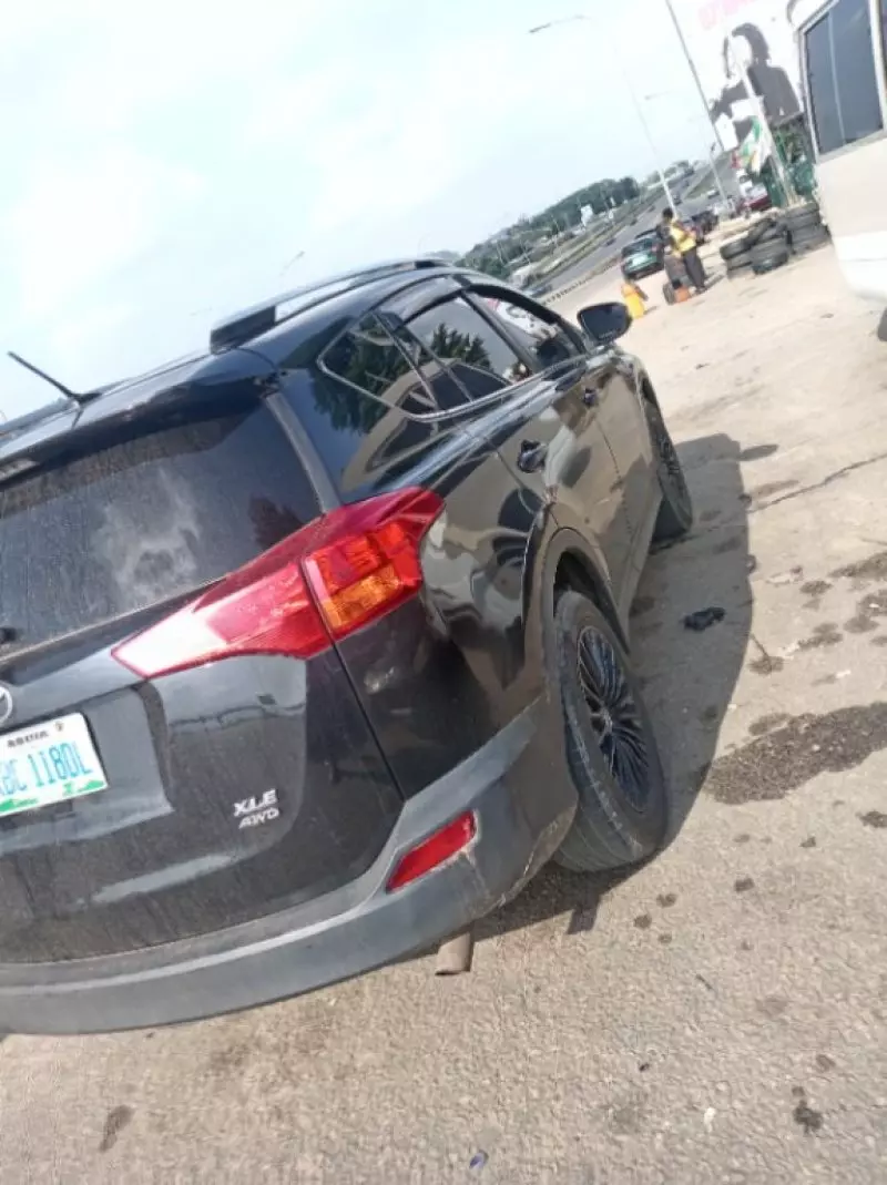 TOYOTA RAV 4 - 2015