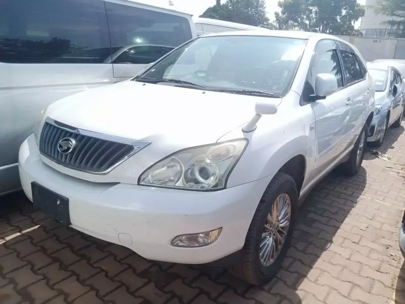 Toyota Harrier   - 2012