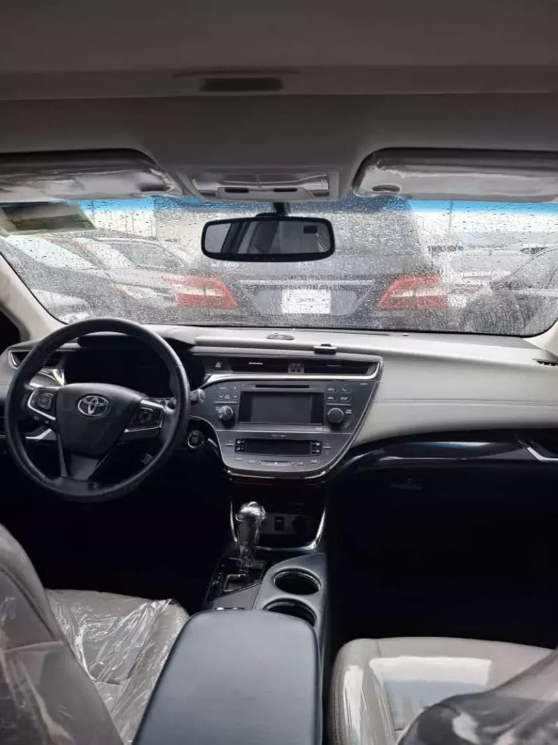 Toyota Avalon   - 2014