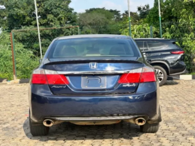 Honda Accord   - 2015