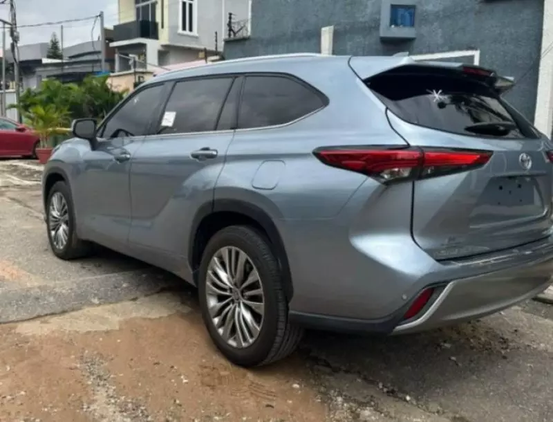 TOYOTA Highlander   - 2021