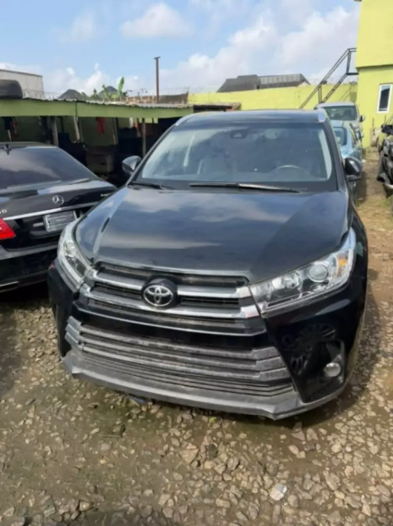 TOYOTA Highlander   - 2019