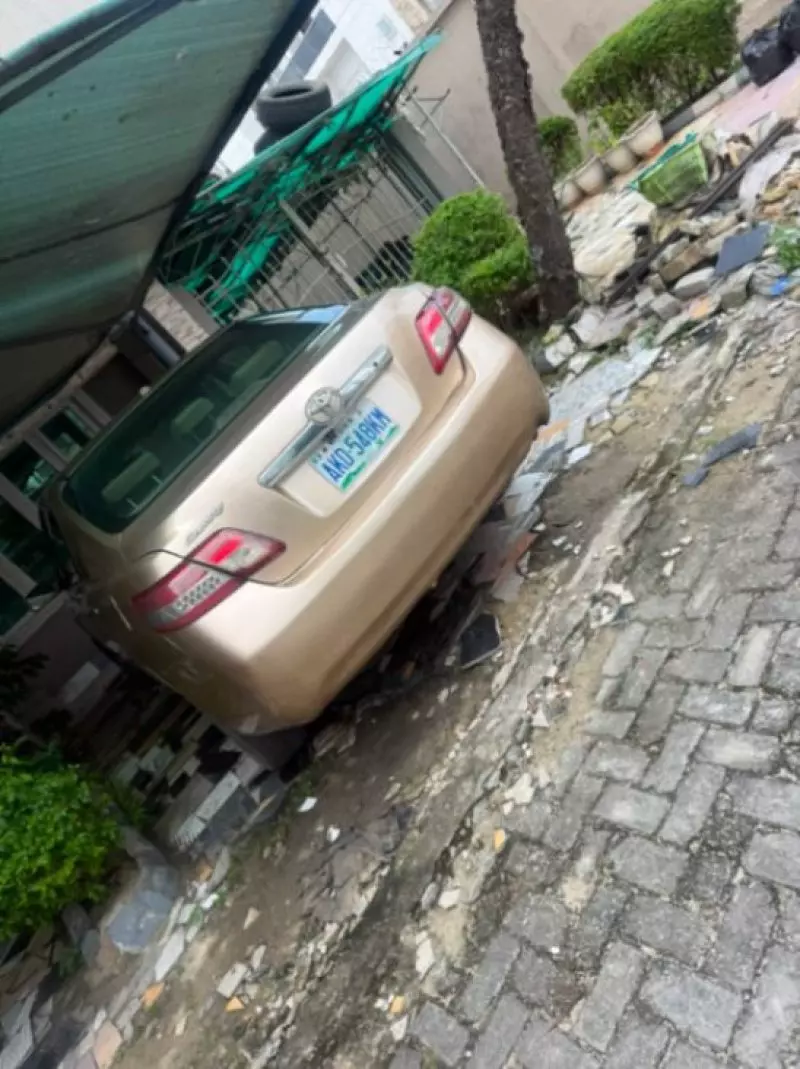 TOYOTA Camry   - 2011