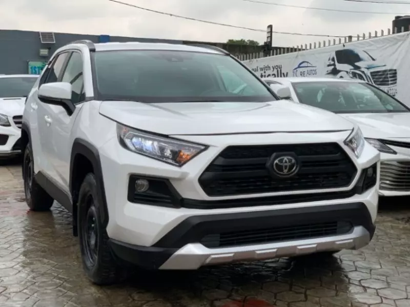 Toyota RAV 4   - 2021