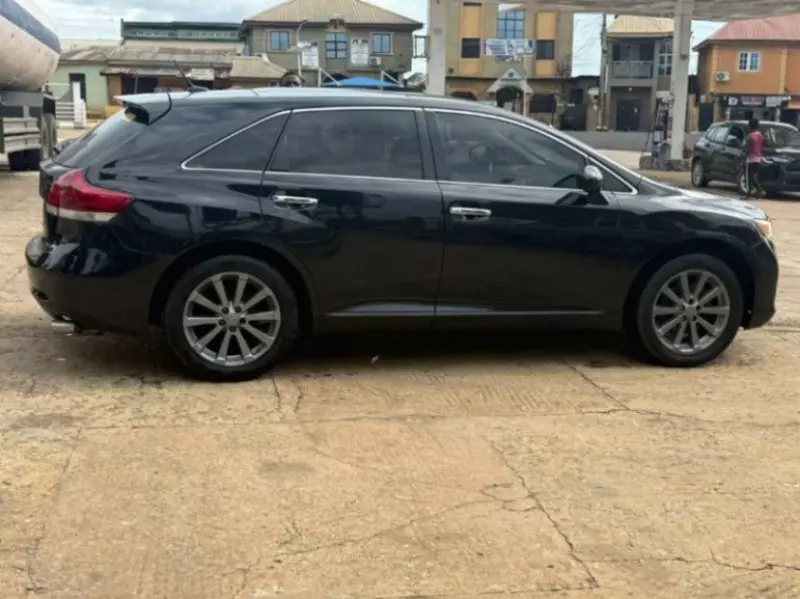 TOYOTA Venza - 2011