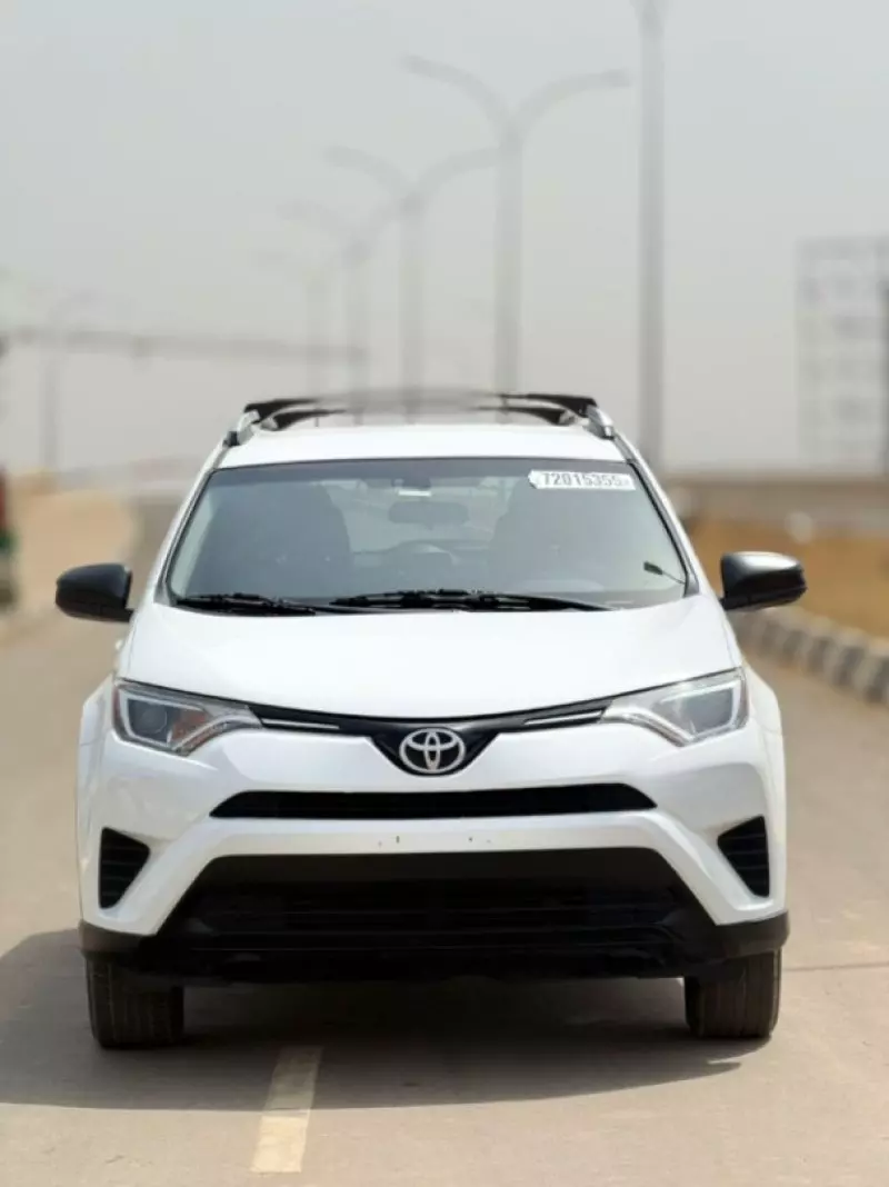 Toyota RAV4   - 2016