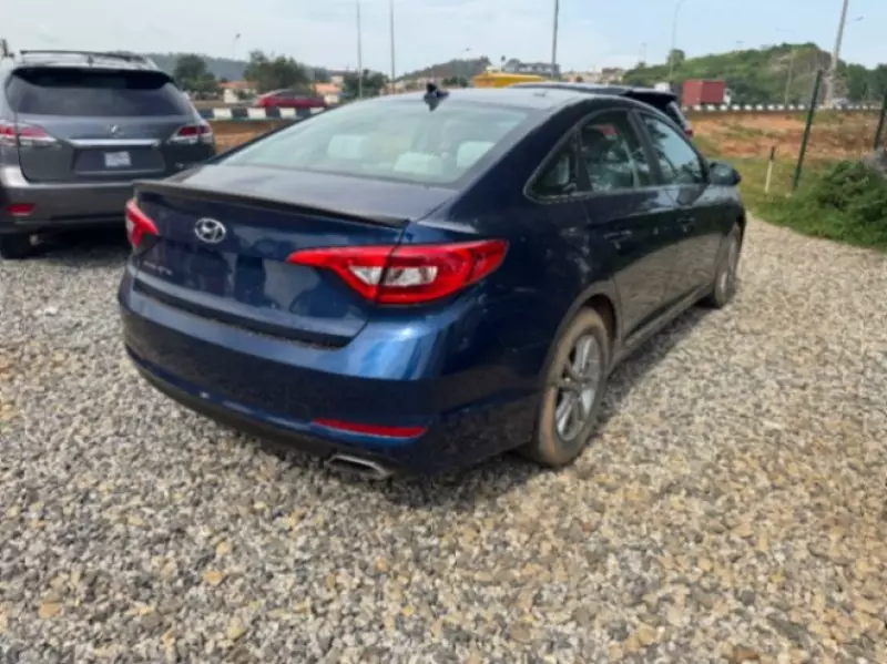 Hyundai Sonata   - 2015