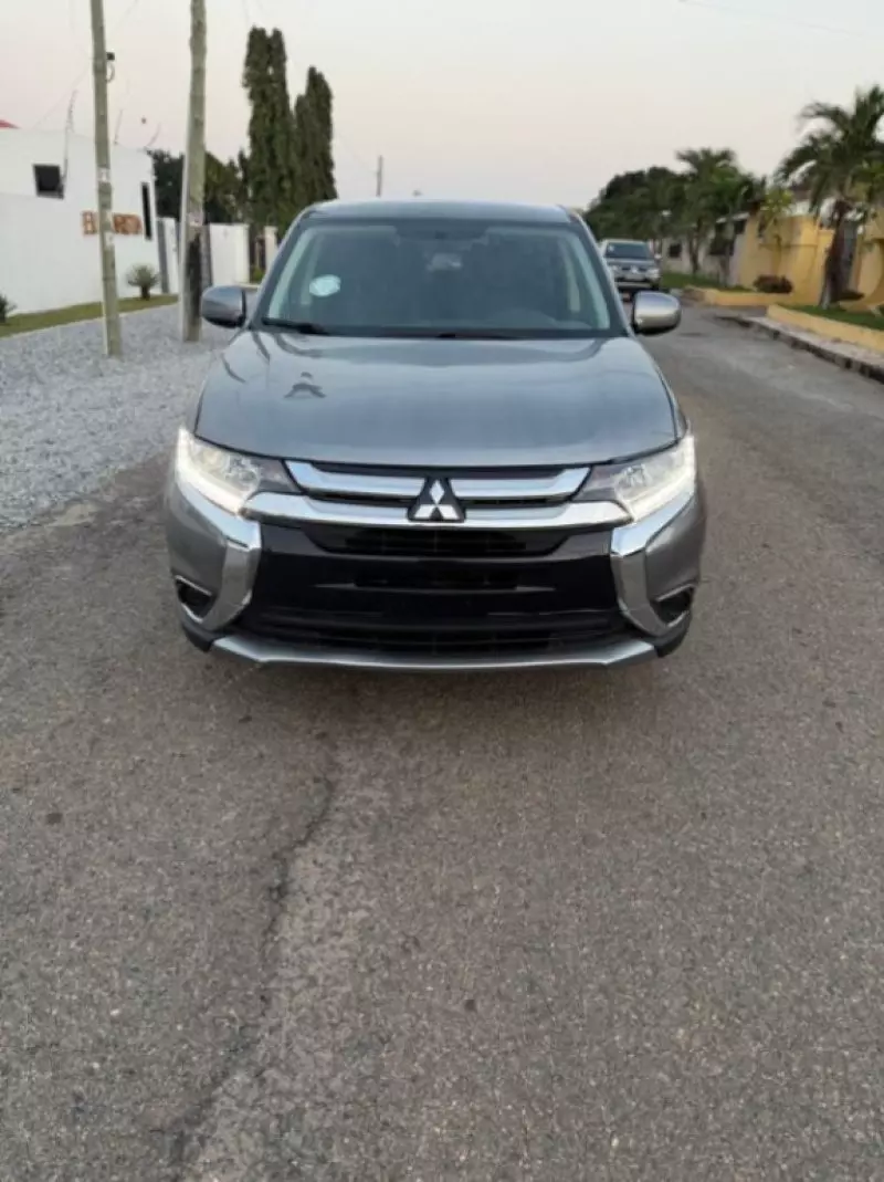 Mitsubishi Outlander   - 2018