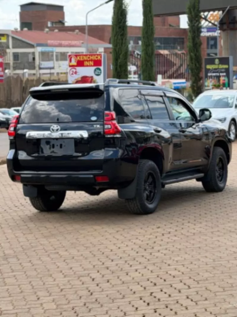 TOYOTA LANDCRUISER VXR   - 2018
