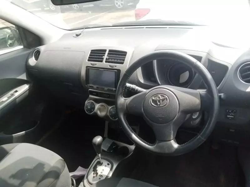 Toyota Ist    - 2012