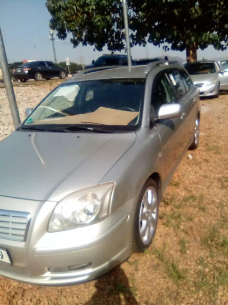 Toyota Avensis   - 2005
