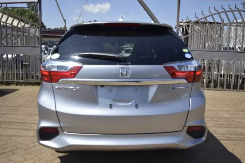 Honda Fit shuttle    - 2018