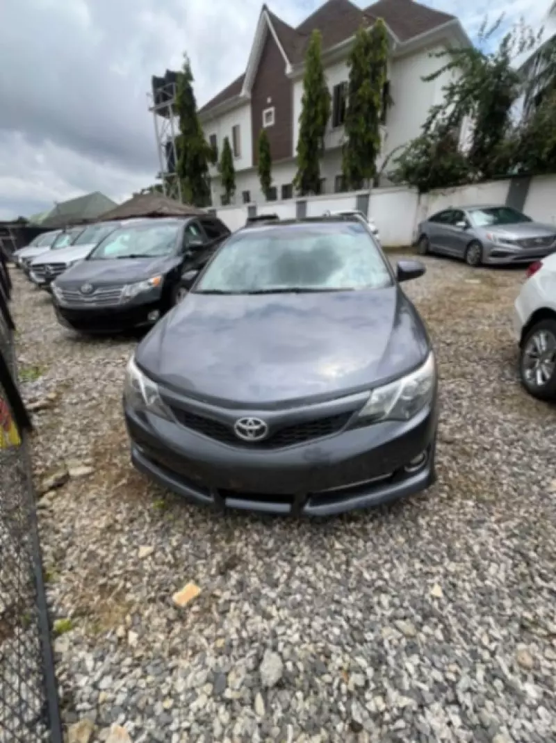TOYOTA Camry   - 2012