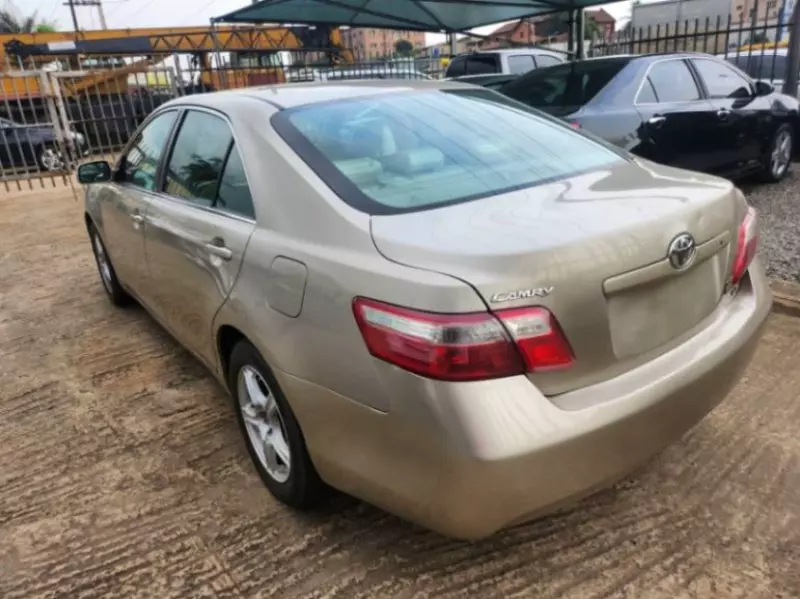 Toyota Camry   - 2007